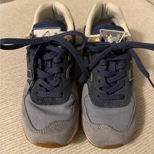 New Balance Women’s 574 Navy and Gray Sneakers, Size 8